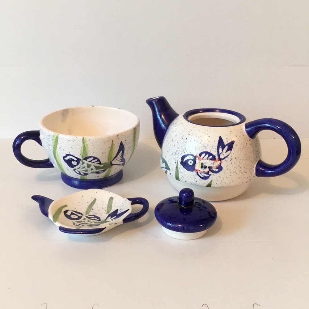 Stacked Fish Teapot, Lid, Cup & Spoon Rest. 4pc. NEW